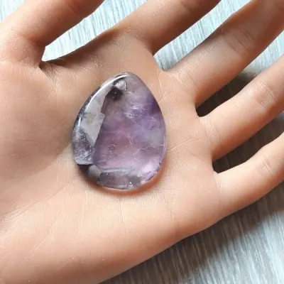 Pierre de soucis ou pierre de pouce en pierre véritable